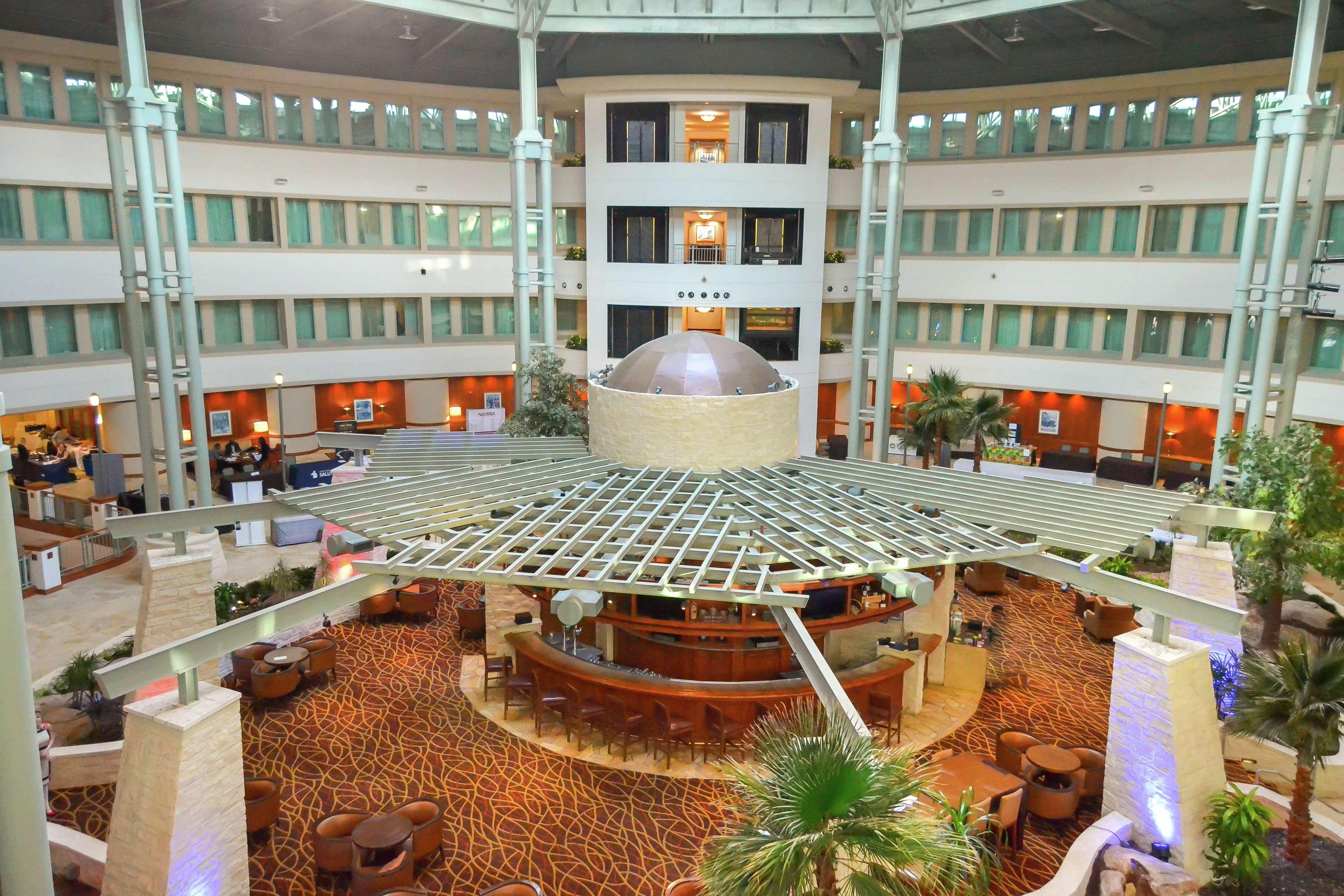 Hilton Austin Airport Hotel Exterior photo